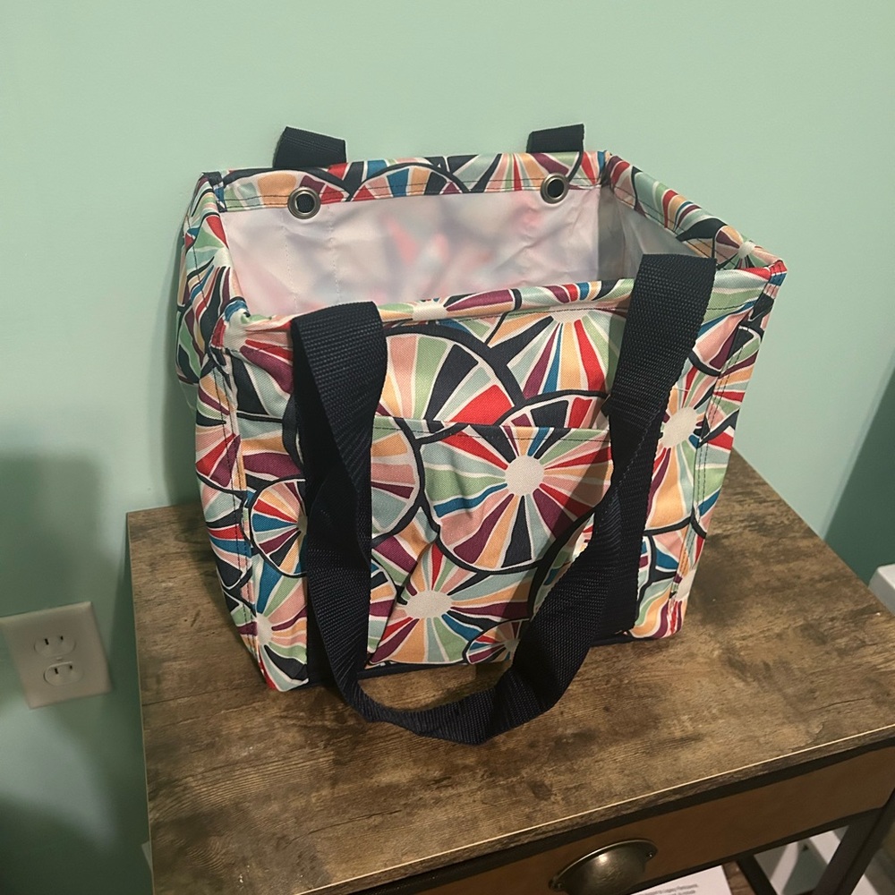 Small utility tote
